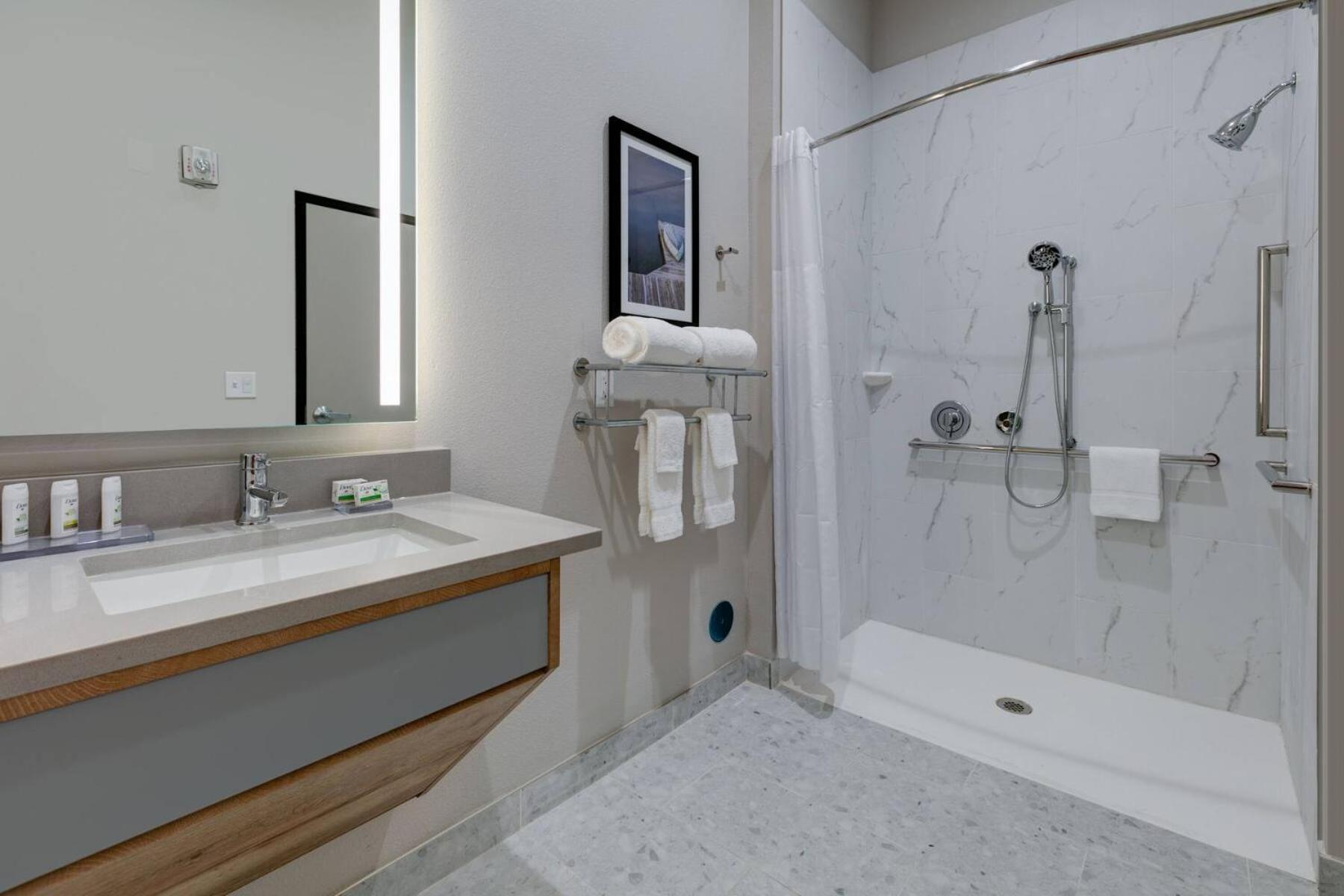Hotel The Elm, A Ramada By Wyndham *