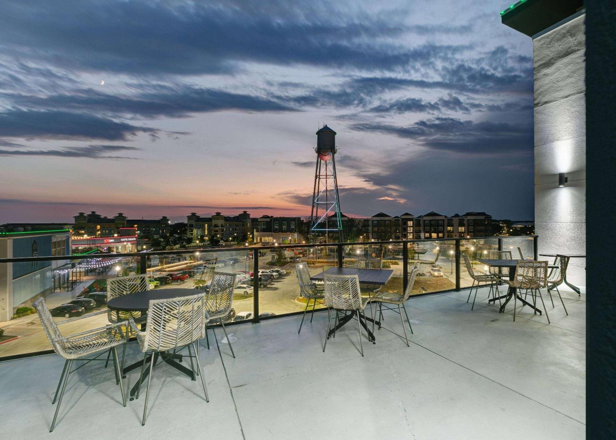 The Elm, A Ramada By Wyndham * Little Elm